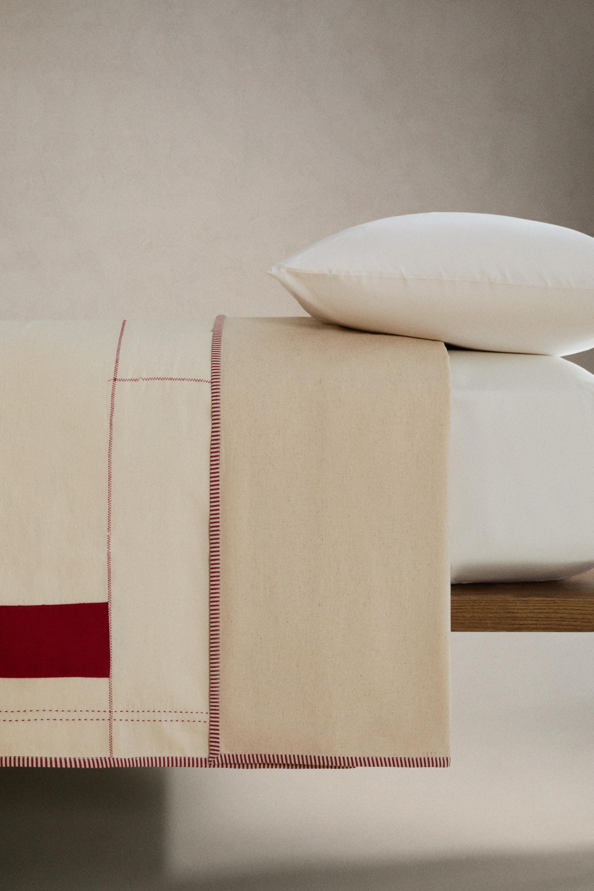 QUILTED CHRISTMAS MULTI-PURPOSE THROW